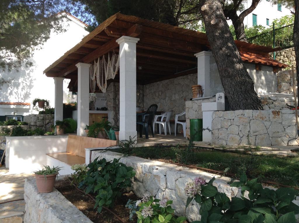 Apartments Vila Oksana Mimice Exterior photo